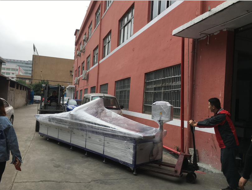 4米行程自動(dòng)鉆孔機(jī)出貨江蘇！